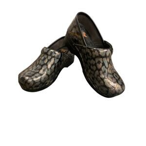 Dansko XP Clogs women’s Size 7